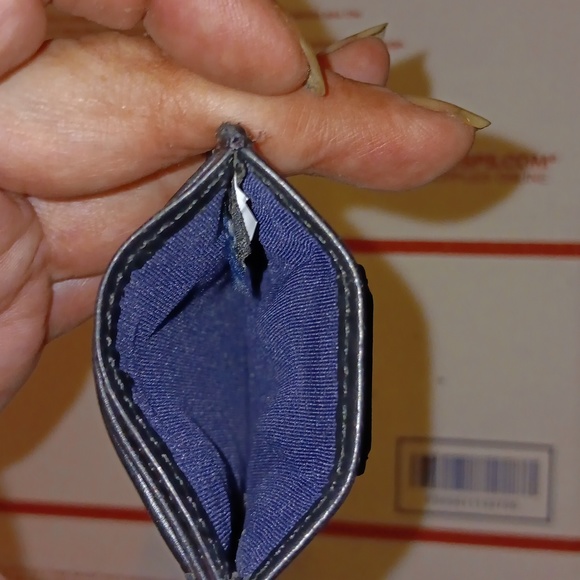 SOLD!!!!                              EUC COLE HAAN MONEY AND CARD CLIP LEATHER - Picture 5 of 6